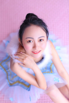 床上丽拉